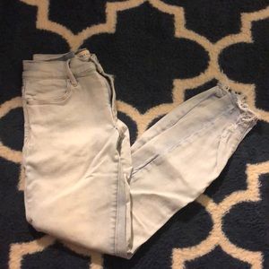 Light wash high rise skinny jeans waist 23